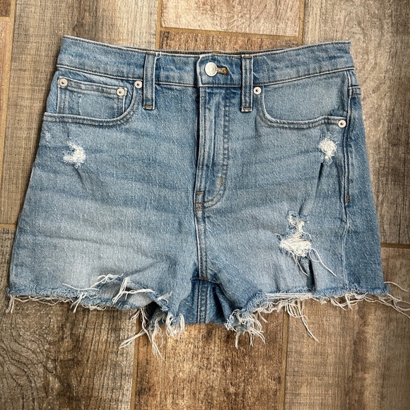 Madewell The Perfect Jean Short in Fiore Wash Destroyed Edition Cutoff - Picture 2 of 7